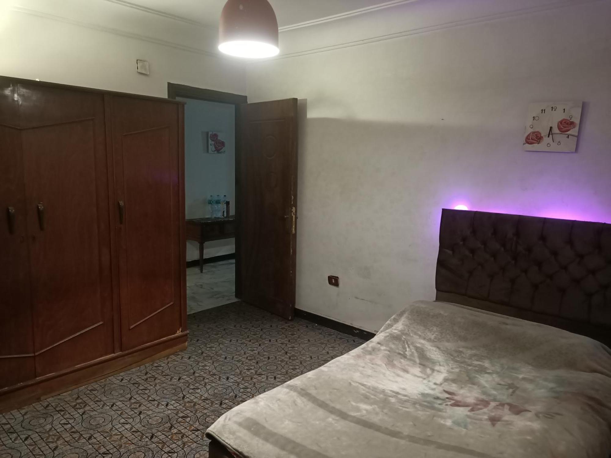 المنيل Apartment *